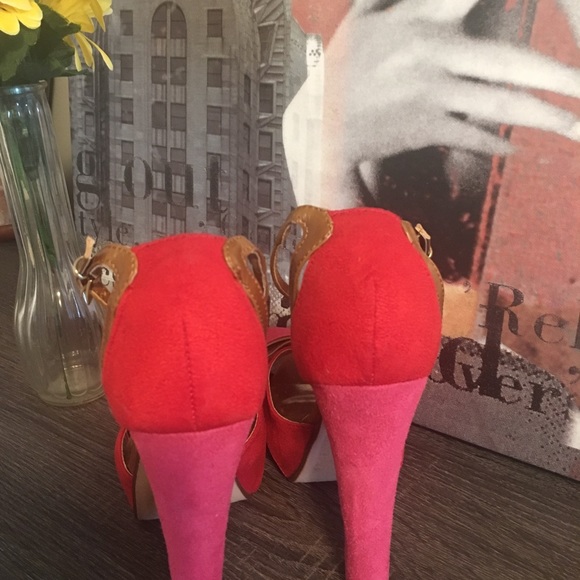 Hot pink and red platform sandals - Picture 2 of 5